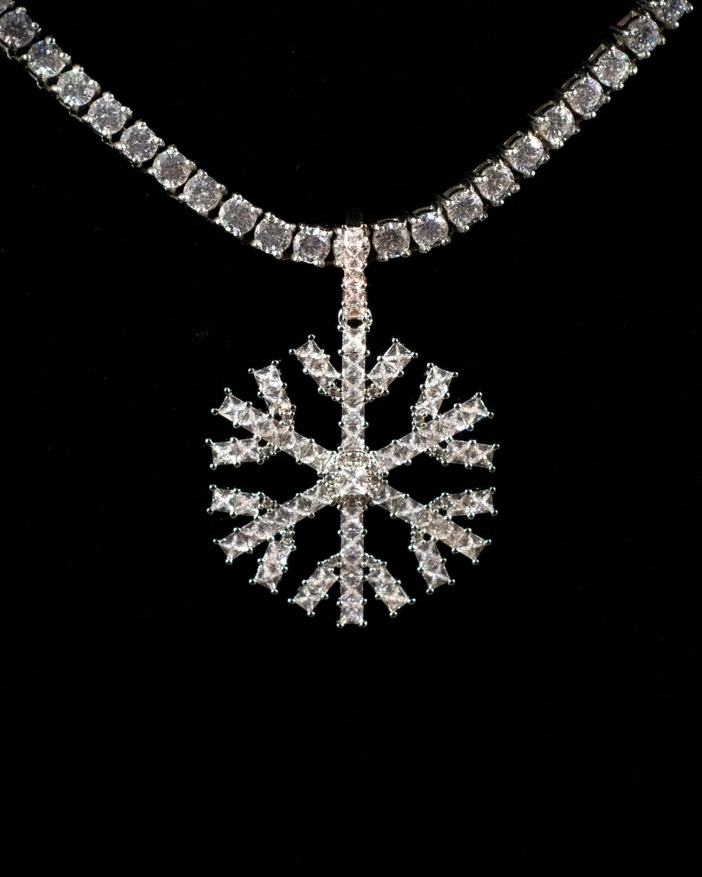 OXALA Snowflake Pendant