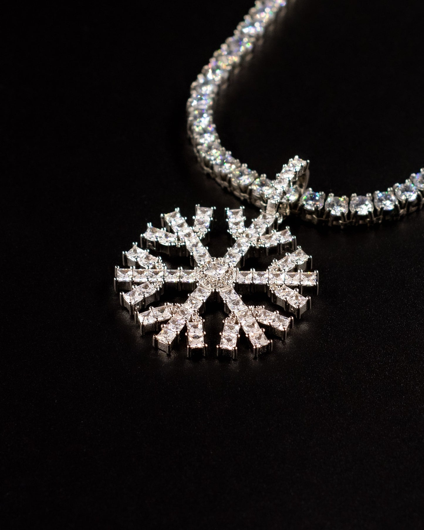 OXALA Snowflake Pendant